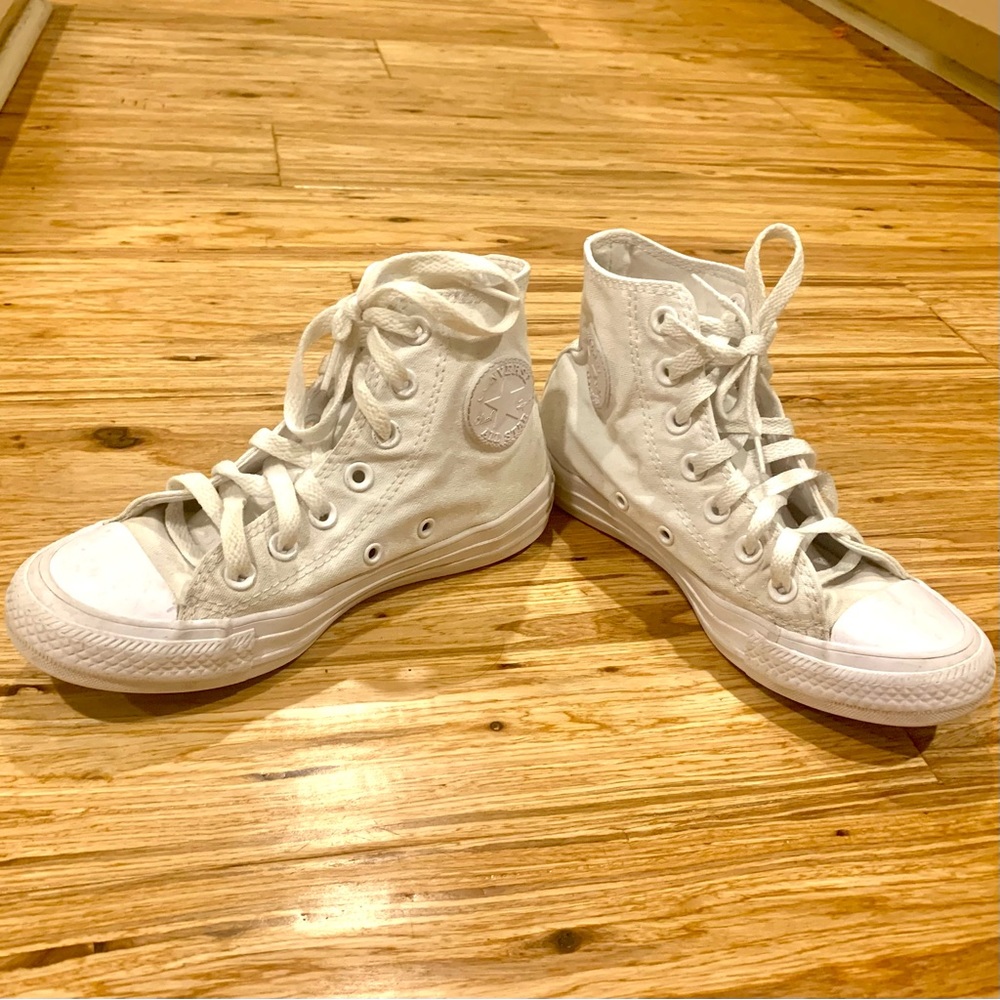 Chuck Taylor high tops ALL WHITE - Picture 5 of 6